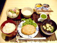 堺筋本町の日本紐釦の側の居酒屋【京のおばんざい小町】ランチセット1