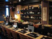 堺筋本町の日本紐釦の側の居酒屋【京のおばんざい小町】店内写真1(カウンター)
